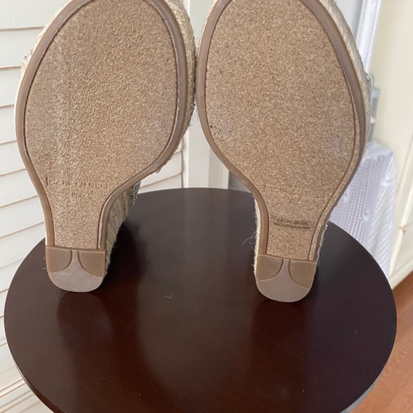 Marc Fisher Rattan Wedge Studded Strap Sandals NEW WITHOUT TAGS/BOX - Picture 5 of 9